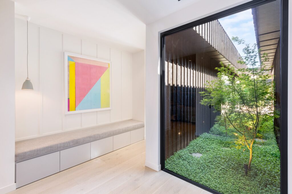 Back Beach – Foyer