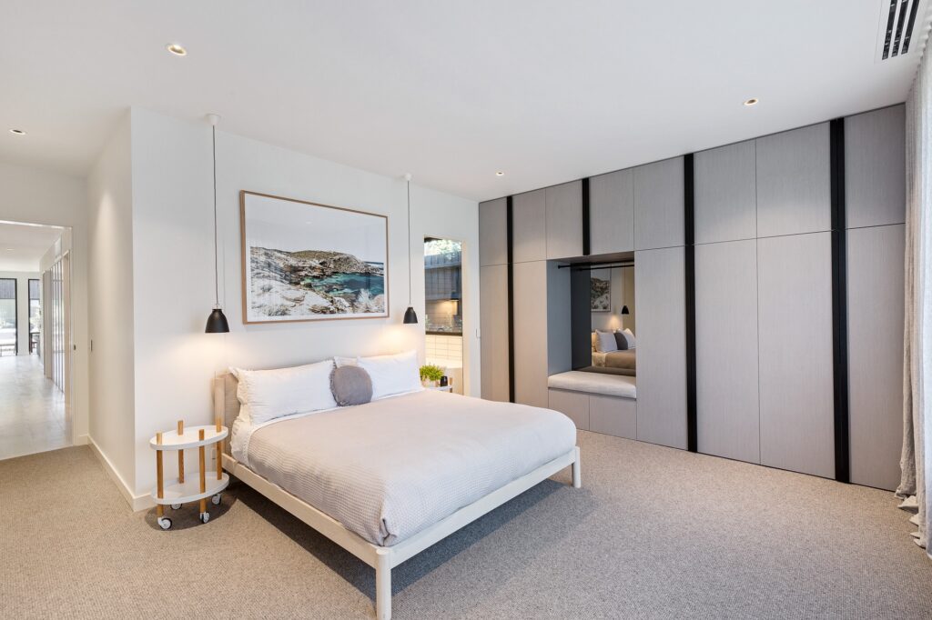Back Beach – Master Suite