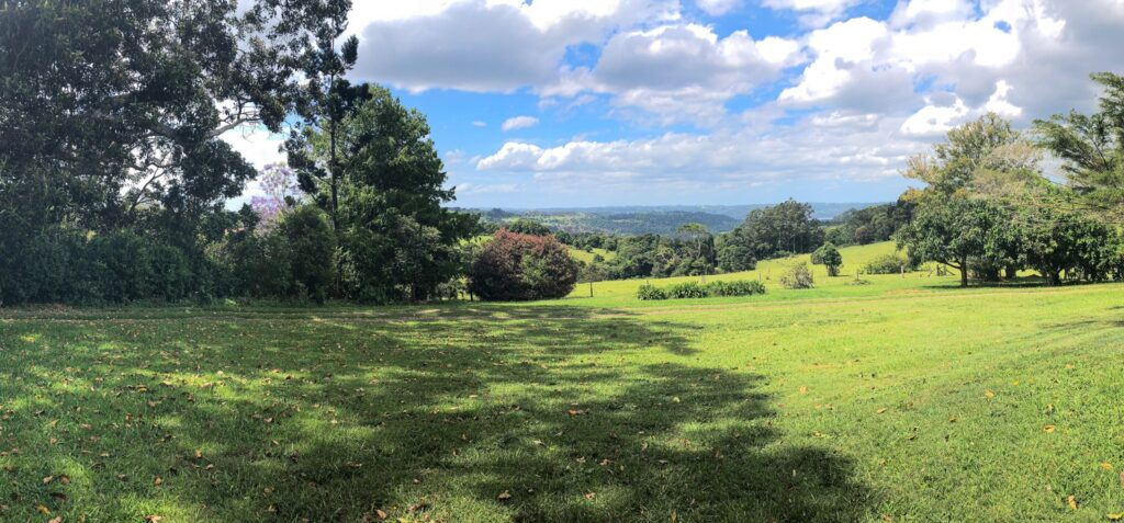 Macadamia Drive – Sweeping Views