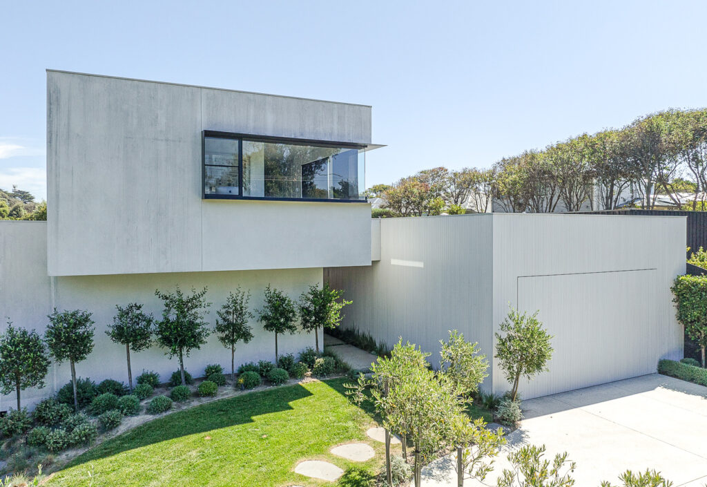 Findlay Residence – Street Scape