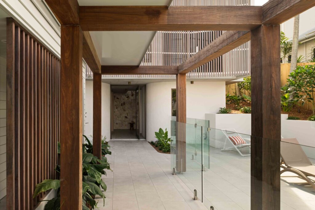 Panorama House entry court