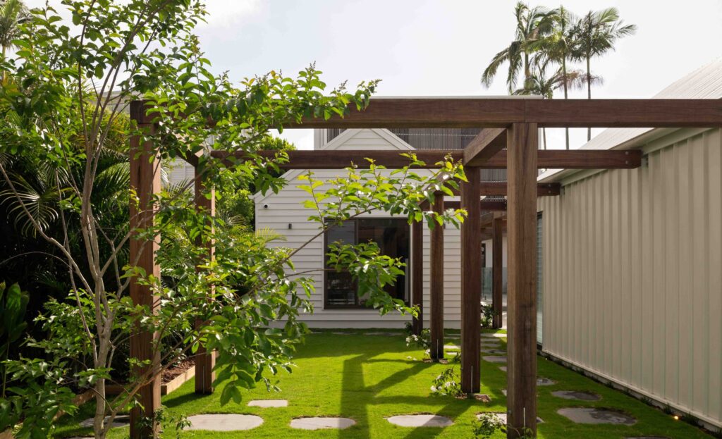 Panorama House entry sequence